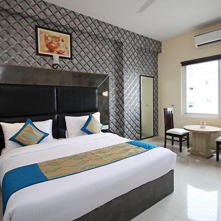 Hotel Hsp Plaza Új-Delhi Kültér fotó