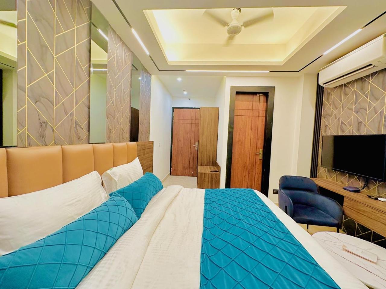 Hotel Hsp Plaza Új-Delhi Kültér fotó