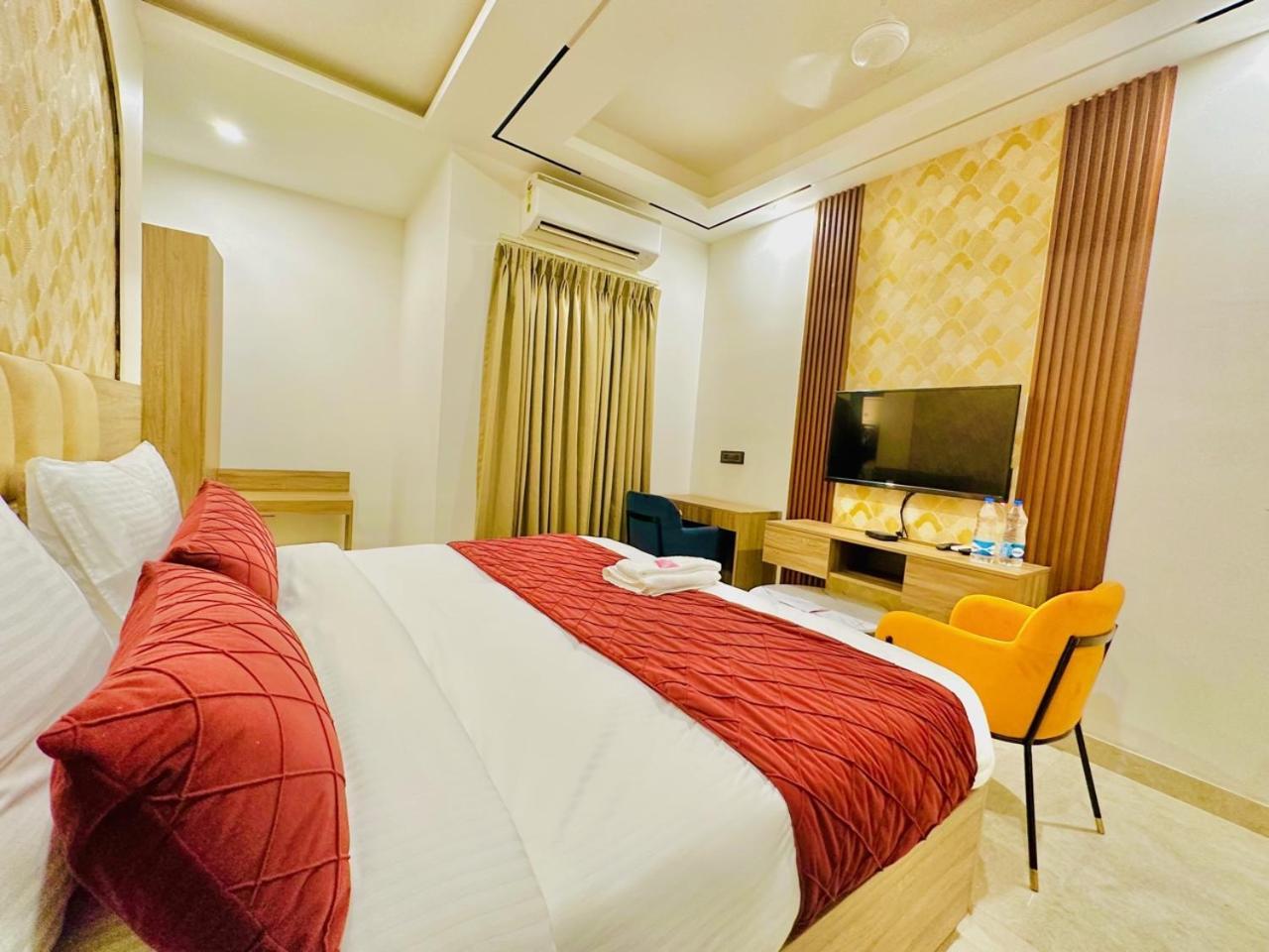 Hotel Hsp Plaza Új-Delhi Kültér fotó