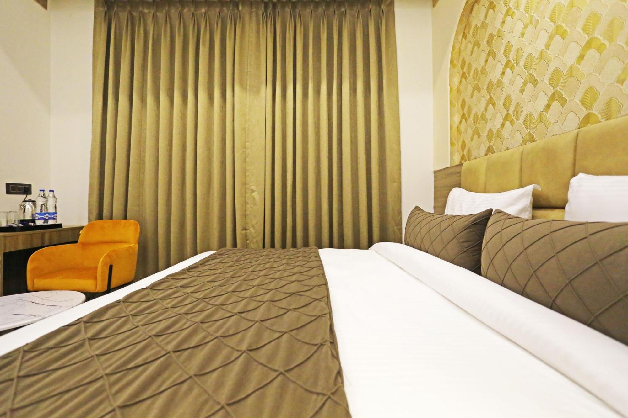 Hotel Hsp Plaza Új-Delhi Kültér fotó