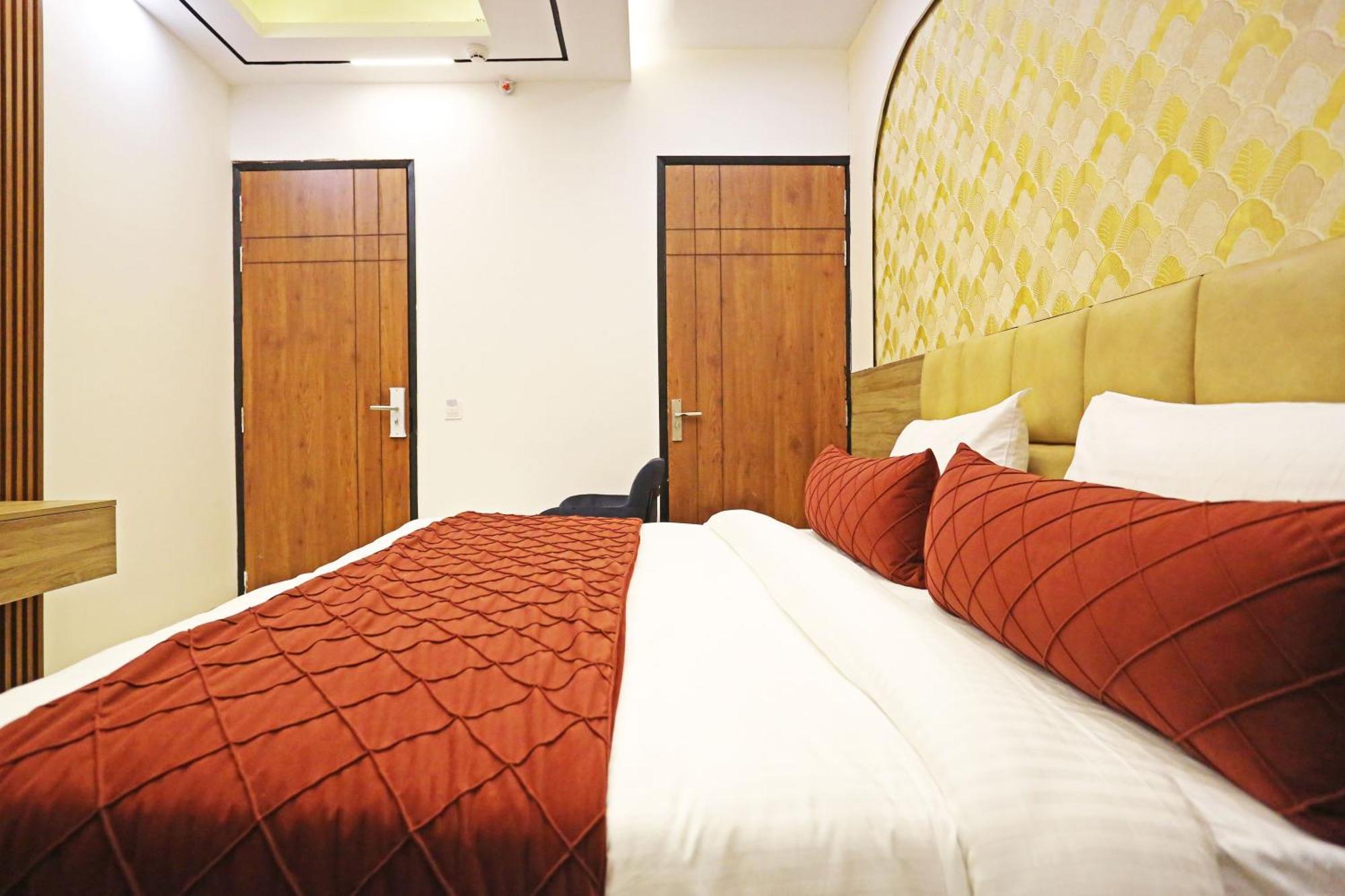Hotel Hsp Plaza Új-Delhi Kültér fotó